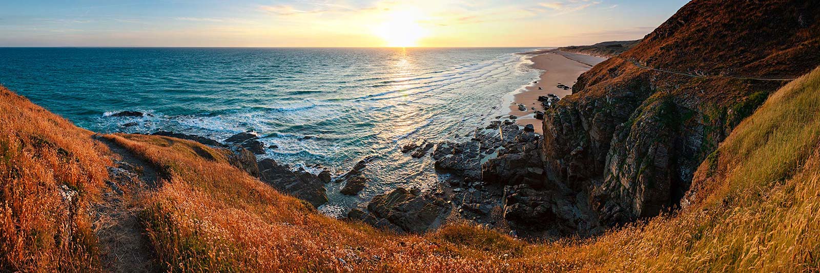 Presqu'île du Cotentin. Pays fier et sauvage.